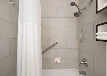 Howard Johnson by Wyndham Appleton hotel thumbnail 5