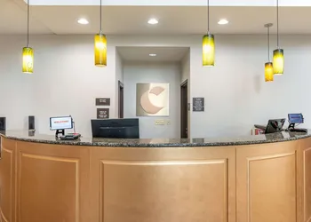 Comfort Suites Manhattan hotel thumbnail 4
