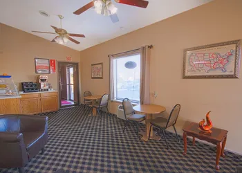 Econo Lodge Junction City I-70 Near Fort Riley hotel thumbnail 5