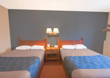 Econo Lodge Junction City I-70 Near Fort Riley hotel thumbnail 6