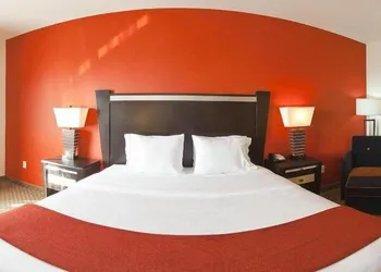 Holiday Inn Express Hotel & Suites Odessa by IHG hotel thumbnail 4
