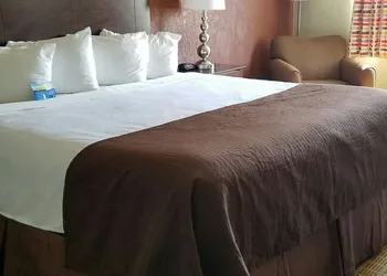 Baymont by Wyndham Midland Airport hotel thumbnail 6