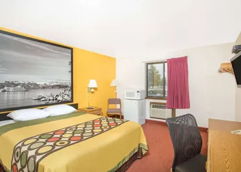 Super 8 by Wyndham Elko hotel thumbnail 5