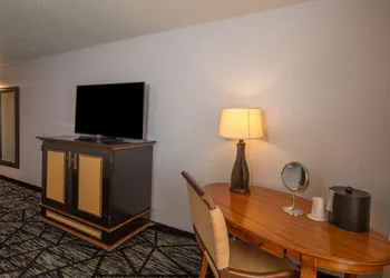 Historic Whispering Woods Hotel & Conference Center hotel thumbnail 5