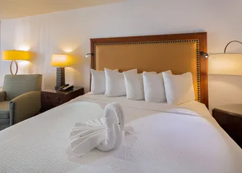 Historic Whispering Woods Hotel & Conference Center hotel thumbnail 6