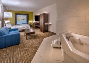 Holiday Inn Express Hotel & Suites Minden by IHG hotel thumbnail 4