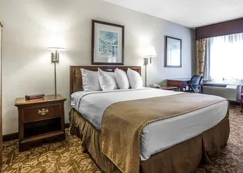 Quality Inn & Suites Minden hotel thumbnail 8