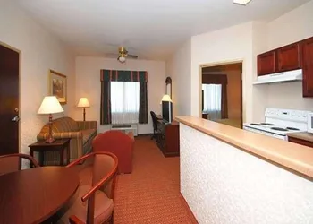 Quality Inn & Suites, Near University hotel thumbnail 8