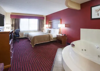 Quality Inn & Suites Stillwater hotel thumbnail 7