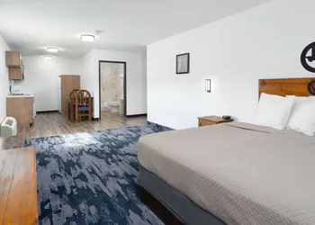 Atria Hotel and RV McGregor hotel thumbnail 5