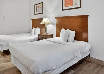Robinson Inn and Suites hotel thumbnail 8