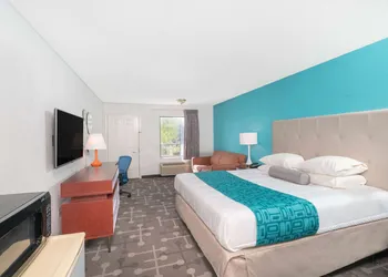Howard Johnson by Wyndham Aiken hotel thumbnail 7