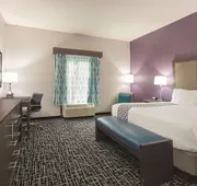 La Quinta Inn & Suites by Wyndham Covington hotel detail image 4