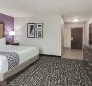 La Quinta Inn & Suites by Wyndham Covington hotel detail image 5