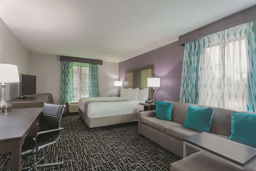 La Quinta Inn & Suites by Wyndham Covington hotel detail image 6