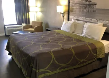 Super 8 by Wyndham, Orangeburg hotel thumbnail 6
