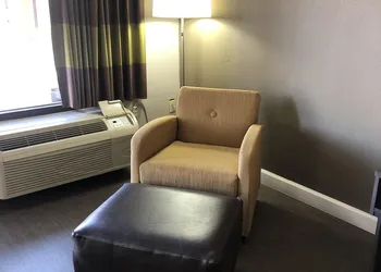 Super 8 by Wyndham, Orangeburg hotel thumbnail 7