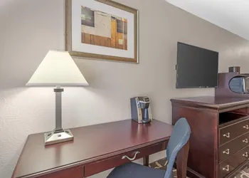 Best Western Plus Eau Claire Conference Center hotel thumbnail 6