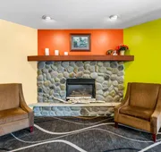 Econo Lodge Inn & Suites Eau Claire South hotel detail image 4