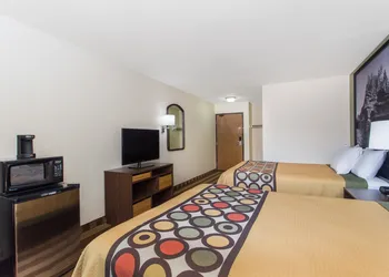 Super 8 by Wyndham Eau Claire I-94 hotel thumbnail 4