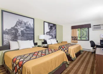 Super 8 by Wyndham Eau Claire I-94 hotel thumbnail 6