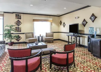 Comfort Suites Lawton Near Fort Sill hotel thumbnail 3