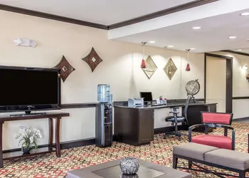 Comfort Suites Lawton Near Fort Sill hotel thumbnail 4