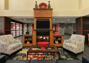 Hampton Inn & Suites Lawton hotel thumbnail 4