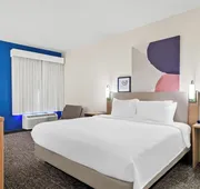 Spark by Hilton Kingsland hotel detail image 3