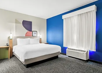 Spark by Hilton Kingsland hotel thumbnail 6