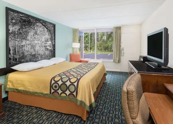Super 8 By Wyndham Kingsland I-95/Naval Base Area hotel thumbnail 6