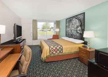 Super 8 By Wyndham Kingsland I-95/Naval Base Area hotel thumbnail 7