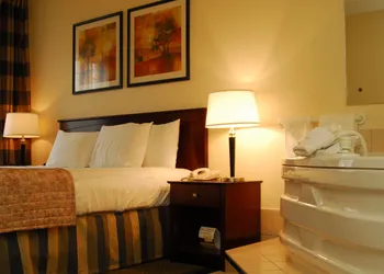 Ramada by Wyndham Bettendorf hotel thumbnail 6