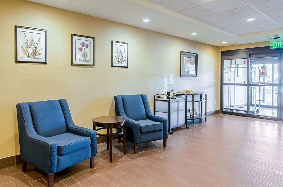 Comfort Suites Wytheville near Conference Center hotel detail image 2
