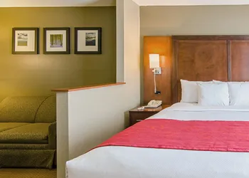 Comfort Suites Wytheville near Conference Center hotel thumbnail 6
