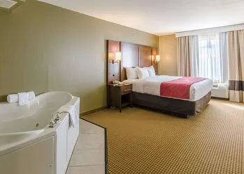 Comfort Suites Wytheville near Conference Center hotel thumbnail 7