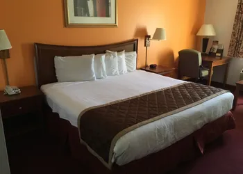 Laketree Inn And Suites Marion hotel thumbnail 3