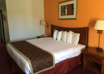 Laketree Inn And Suites Marion hotel thumbnail 4