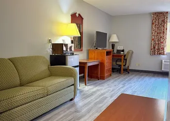 Laketree Inn And Suites Marion hotel thumbnail 6