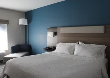 Holiday Inn Express and Suites Wytheville by IHG hotel thumbnail 4