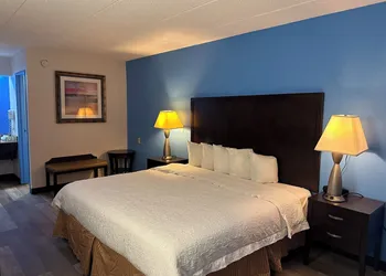 American Inn and Suites Bishop hotel thumbnail 2