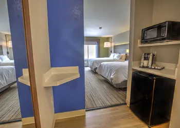 Holiday Inn Express Rochelle by IHG hotel thumbnail 2