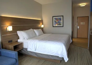 Holiday Inn Express Rochelle by IHG hotel thumbnail 4