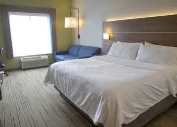 Holiday Inn Express Rochelle by IHG hotel thumbnail 5