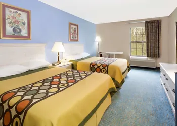 Super 8 by Wyndham Freeport hotel thumbnail 5