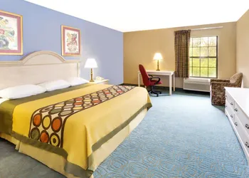 Super 8 by Wyndham Freeport hotel thumbnail 8