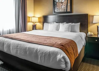 Comfort Suites Hobbs hotel thumbnail 4