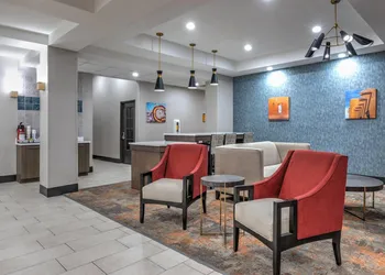 La Quinta Inn & Suites by Wyndham Hobbs hotel thumbnail 3