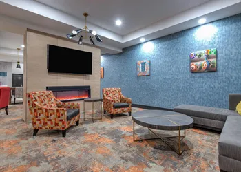 La Quinta Inn & Suites by Wyndham Hobbs hotel thumbnail 4