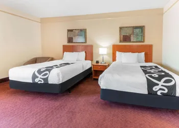 La Quinta Inn & Suites by Wyndham Hobbs hotel thumbnail 6